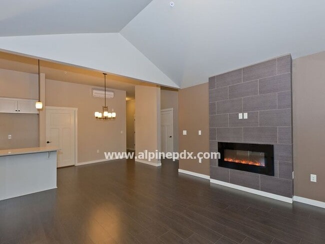Building Photo - 13895 SW Meridian St