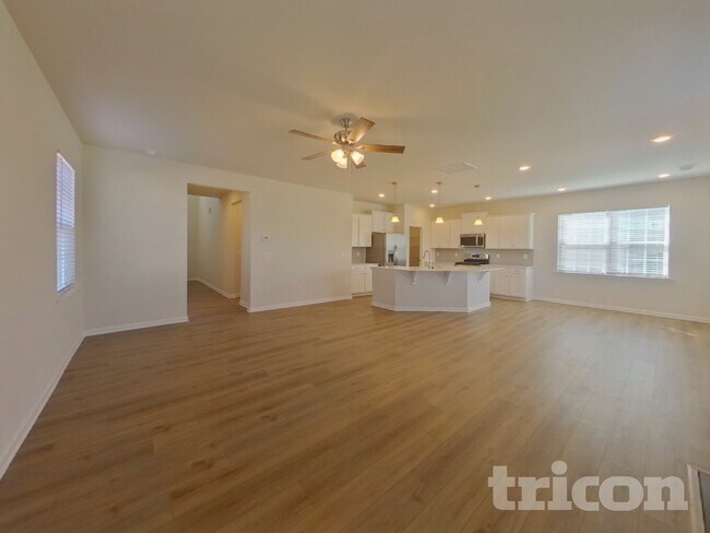 Foto del edificio - 5810 Oak Br Cir