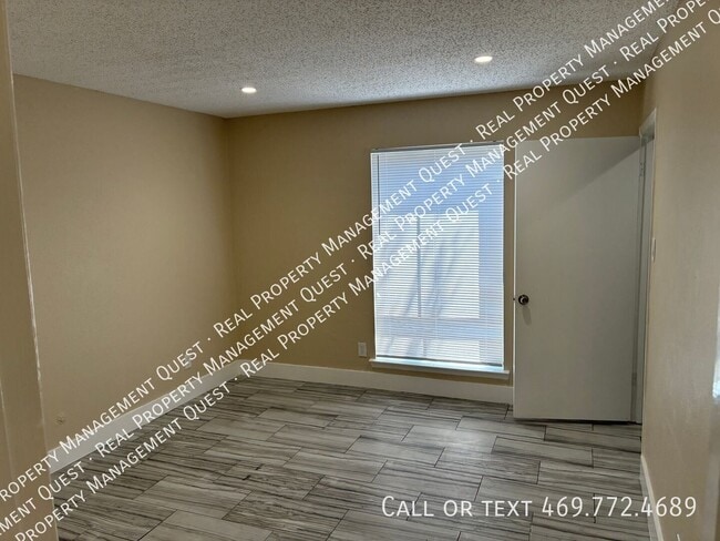 Building Photo - 4641 Country Creek Dr