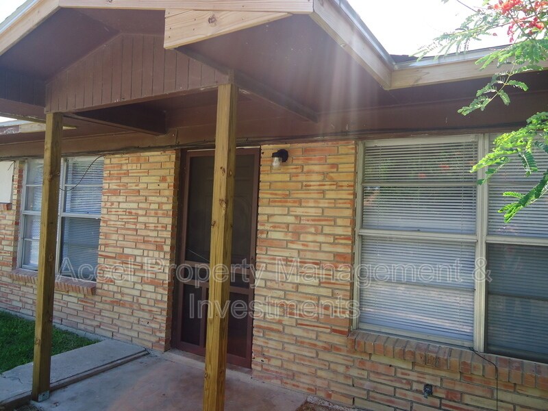 Foto principal - 2401 Gumwood Ave