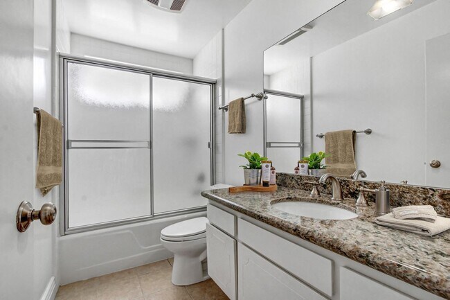 Interior Photo - Rexford Drive Apartments