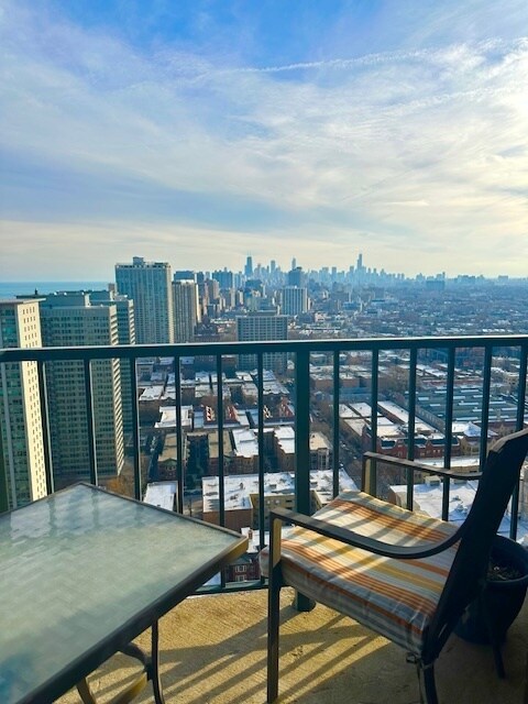 Foto del edificio - 3660 N Lake Shore Dr