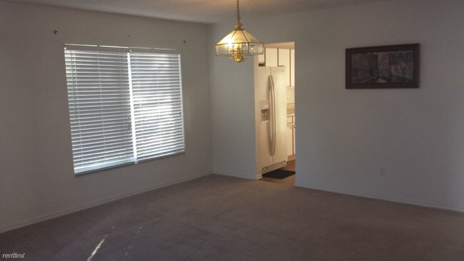 Foto del edificio - 6 br, 4 bath House - 4400 Bleasdale Ave