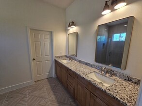 Building Photo - 16280 Jeet St