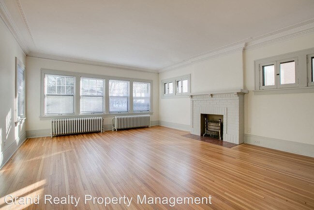 Building Photo - 149-151 Lexington Pkwy S