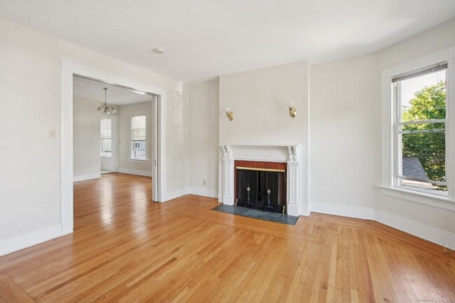 Building Photo - 807 Orange St