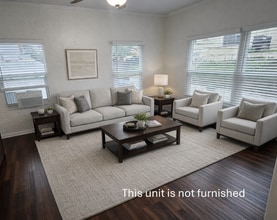 Building Photo - 1216 W Court St