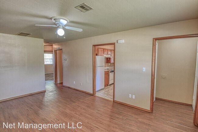 Building Photo - 2 br, 1 bath House - 815 Drake Drive