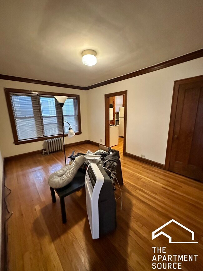 Foto del edificio - 5503 W Belmont Ave