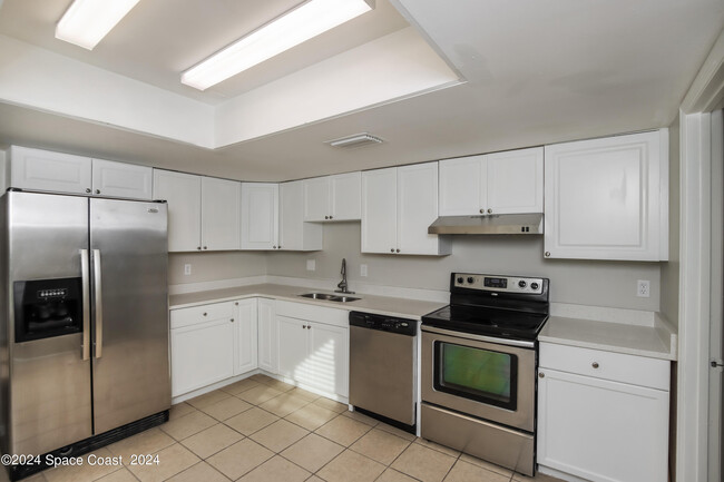 Building Photo - 1234 Roslyn Ave NW