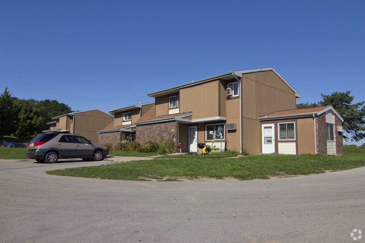Foto principal - 1220-1230 S Wisconsin Dr