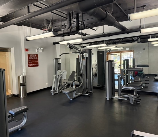 Foto principal - 4833 N Olcott Ave