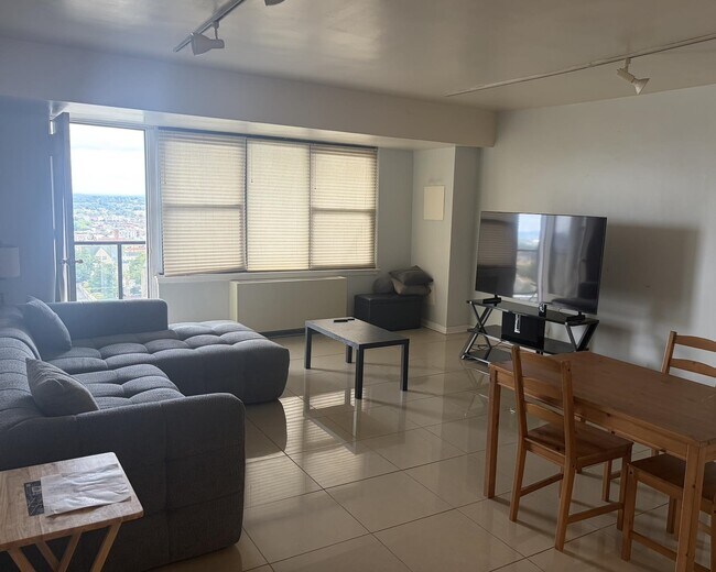 Foto del edificio - 285 Aycrigg Ave