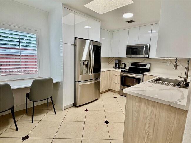 Foto del edificio - 5744 SW 54th Terrace