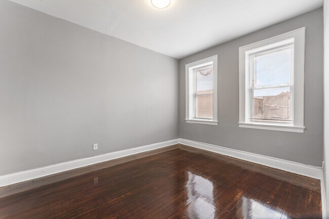Foto del edificio - 12-14 Canfield St--14