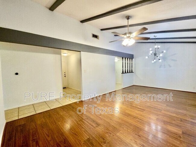 Foto del edificio - 3000 Lakeside Dr