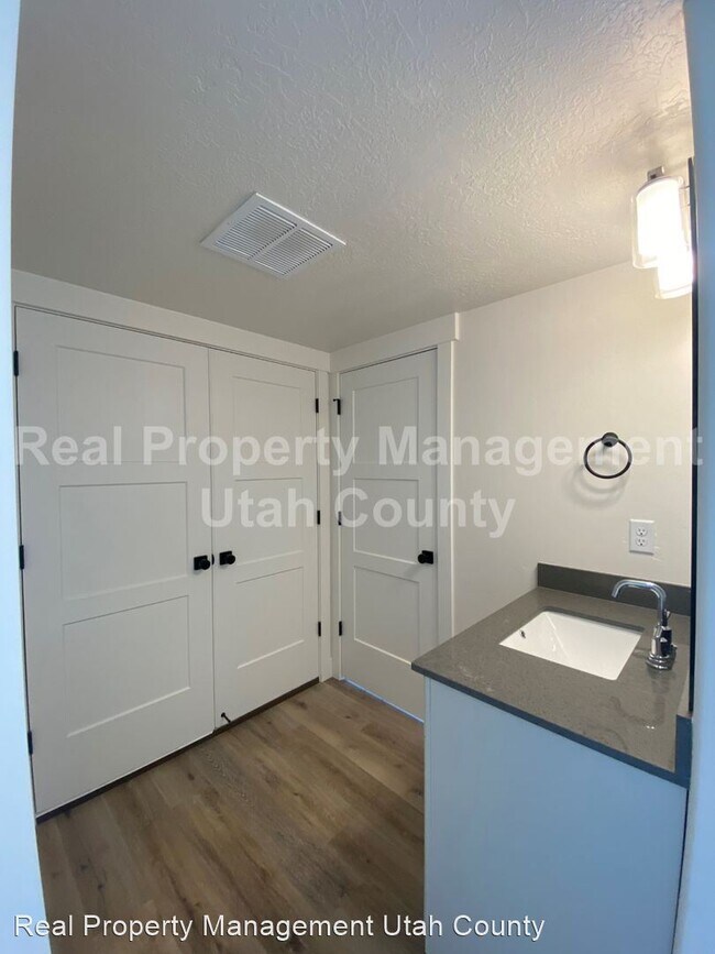 Building Photo - 4 br, 3.5 bath House - Brand New Townhouse...