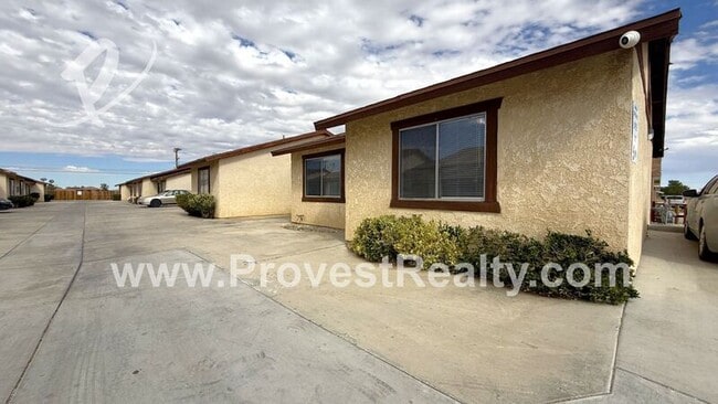 Foto del edificio - 15952 Sequoia St