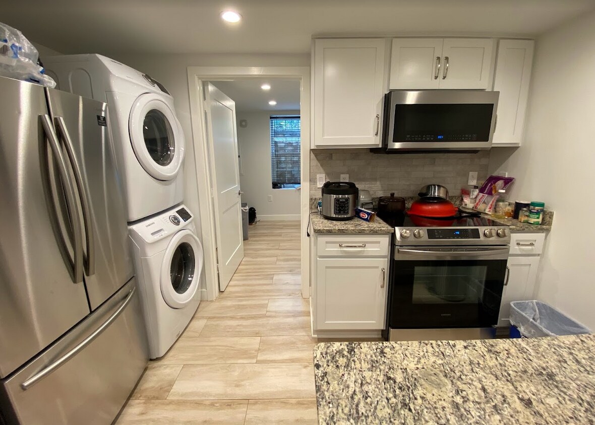 Kitchen - 1823 N Taylor St