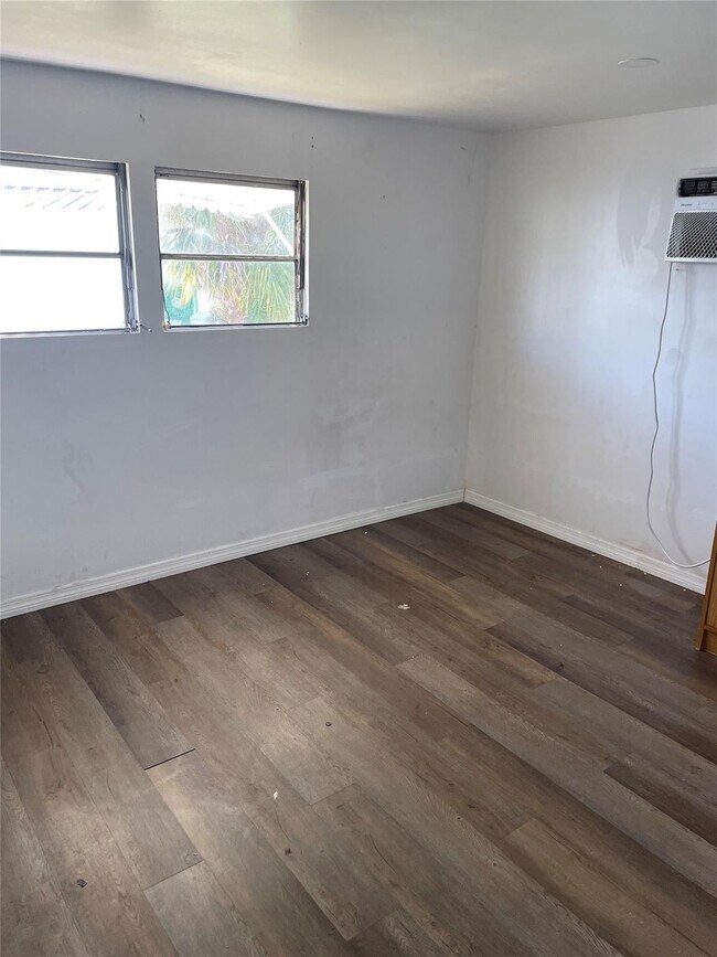 Foto del edificio - 8508 SW 16th Ct