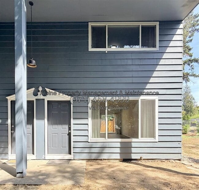 Building Photo - 12660 SW Grant Ave