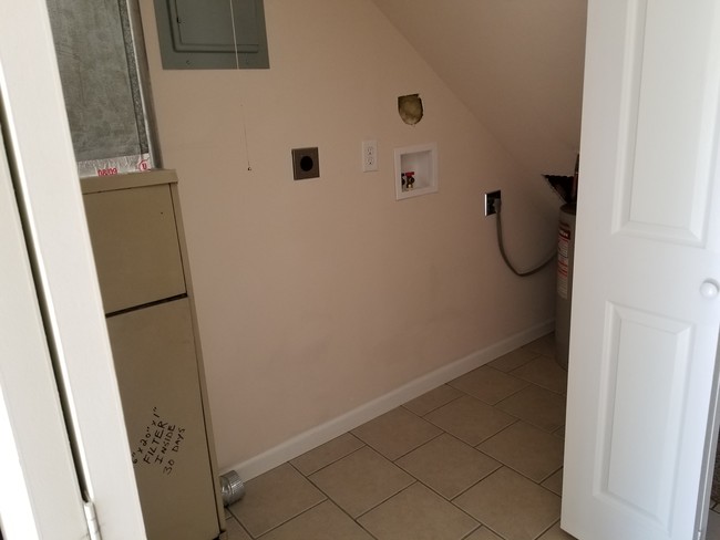 Foto del edificio - 305 Meadow Dr