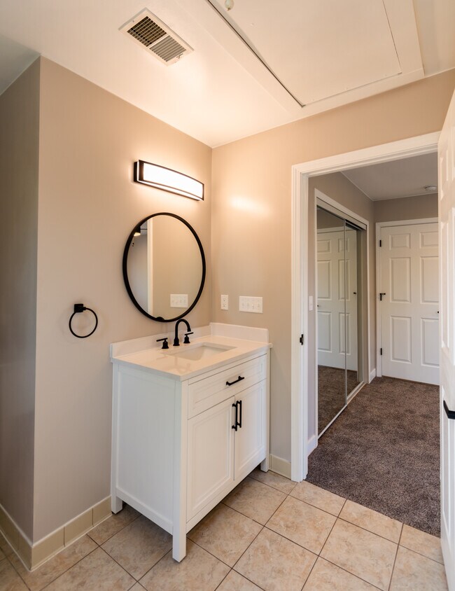 Bathroom 1 - 412 Pearl St