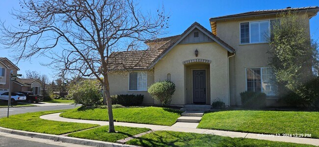 Building Photo - Beautiful Large Two Story Traditions Home ...