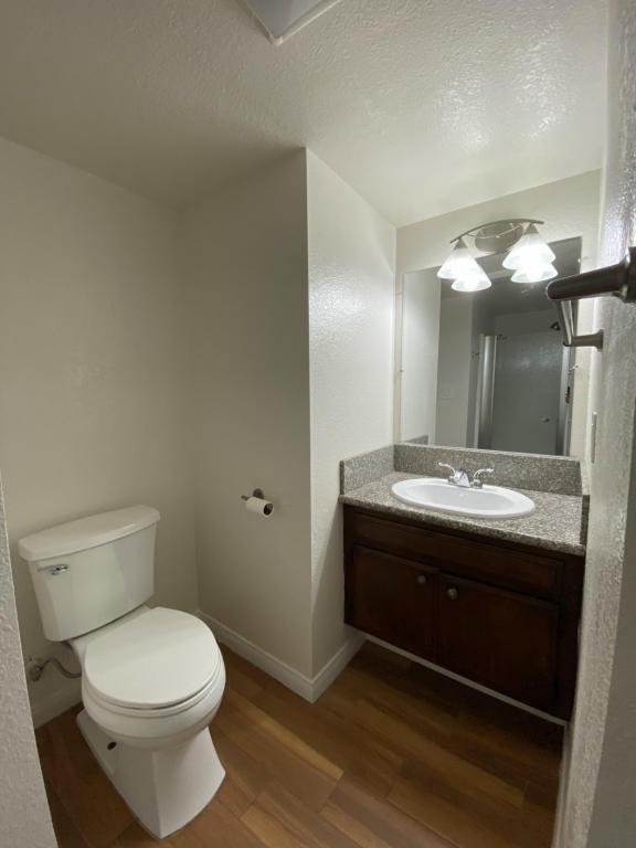 Building Photo - 2195 Canyon Drive #D