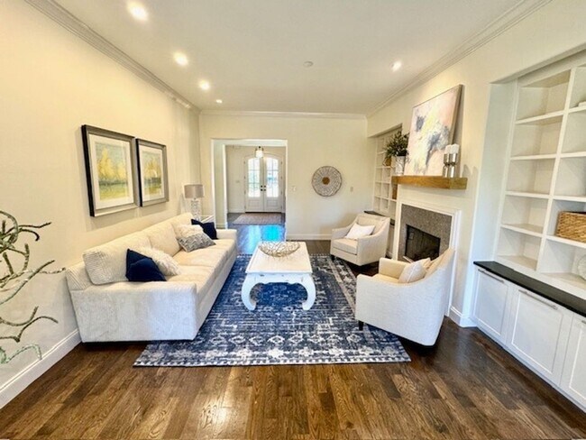 Building Photo - Impressive Germantown home on a very priva...