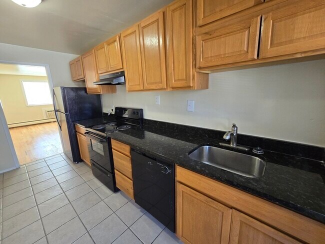 Building Photo - 3210 Ellwood Ave