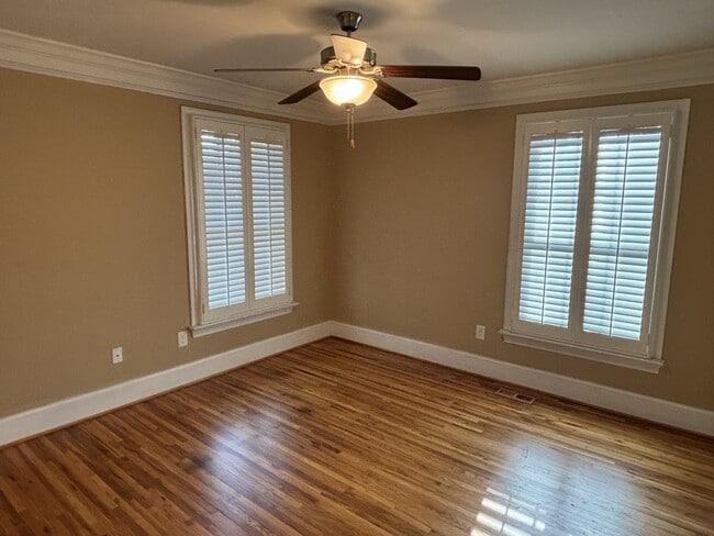 Foto del edificio - 1240 Ebinport Rd