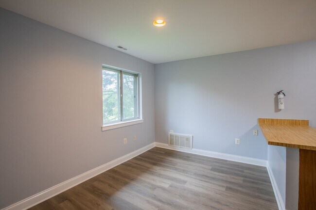 Foto del edificio - Beautiful Top Floor 1 Bedroom Condo in Col...