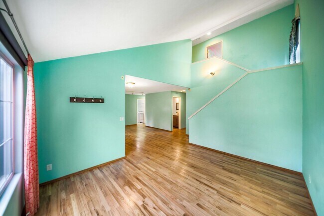 Foto del edificio - 5 Bed 2.5 Bath Spacious House For Rent In Poulsbo!!!