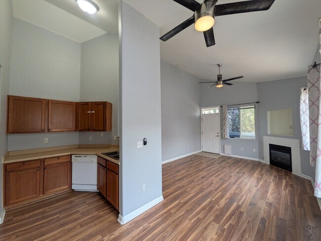 Building Photo - 1049 S Walden Way