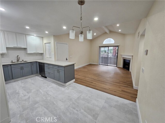 Foto del edificio - 22794 Lakeway Dr