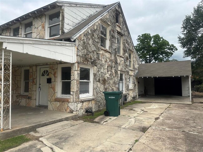 Building Photo - 2372 Hazel Ave
