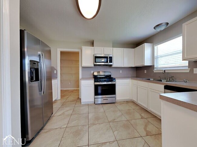 Building Photo - 17010 Lolly Ln