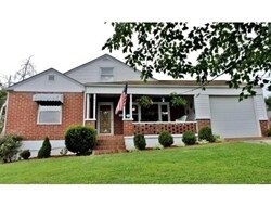 Front view - 918 Harding Ave