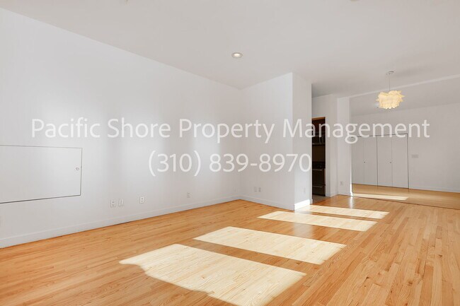 Foto del edificio - 545 1/2 Rose Ave