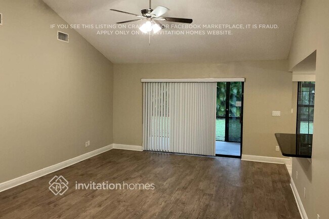 Foto del edificio - 2212 Viscaya Pkwy