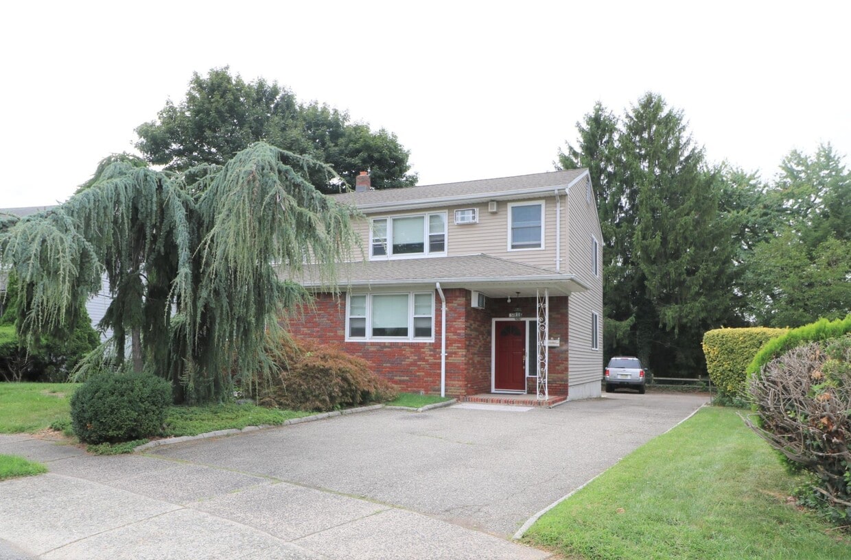Primary Photo - 50 Parson Rd