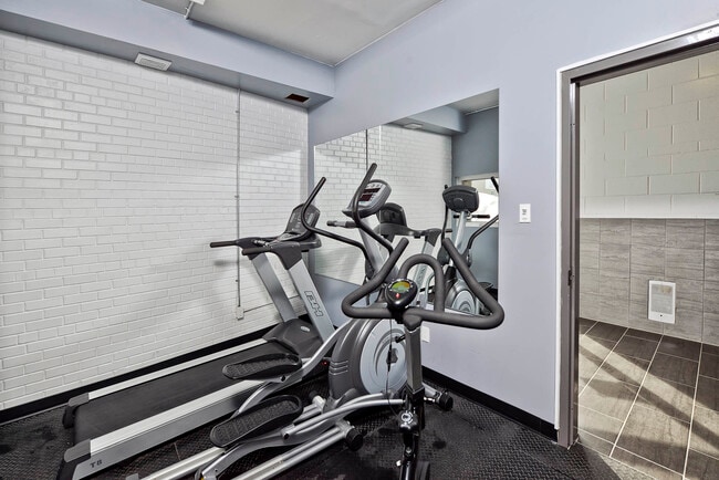 Fitness Room - 433 Edison Apartment