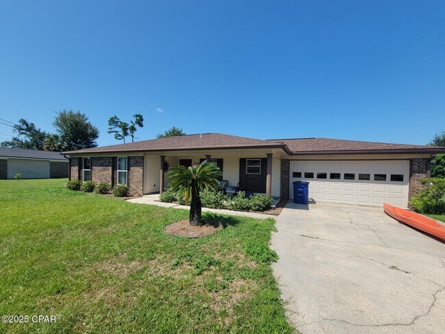 Foto del edificio - 3136 Lawton Ct