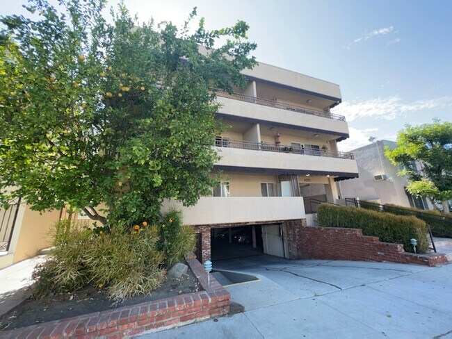 Building Photo - 4521 Colbath Ave