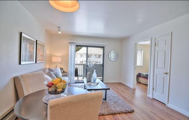 Foto del edificio - 2401 Park Blvd unit 3a