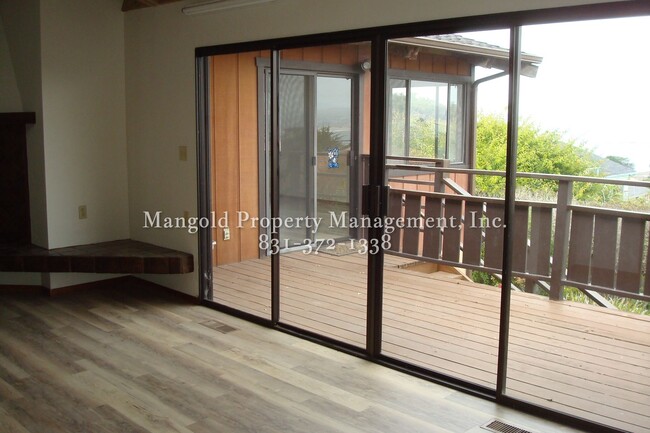 Building Photo - Spacious 3 Bed 2 Bath With Panoramic Ocean...