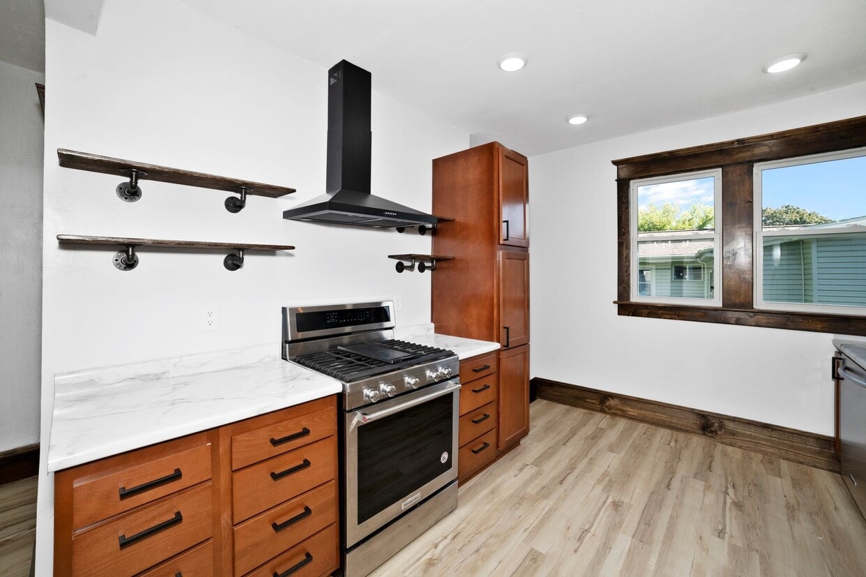 Primary Photo - 3 Bedroom Custom Neenah Home