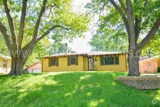 Building Photo - 3115 Ashwood Dr