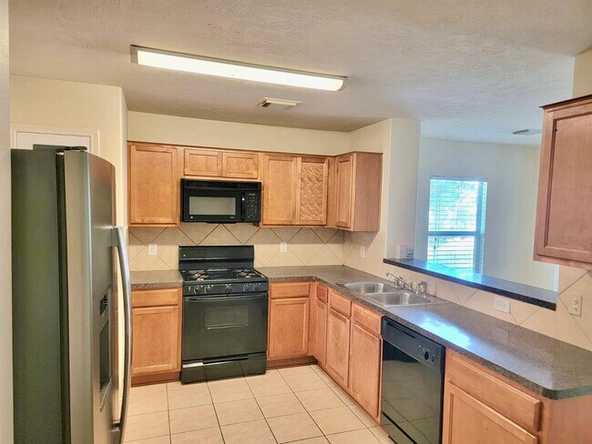 Building Photo - 20142 Saddle Ranch Dr